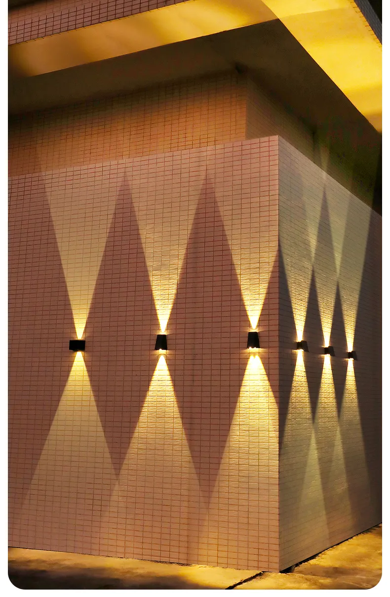 太阳能上下发光壁灯户外洗墙灯可调发光角度