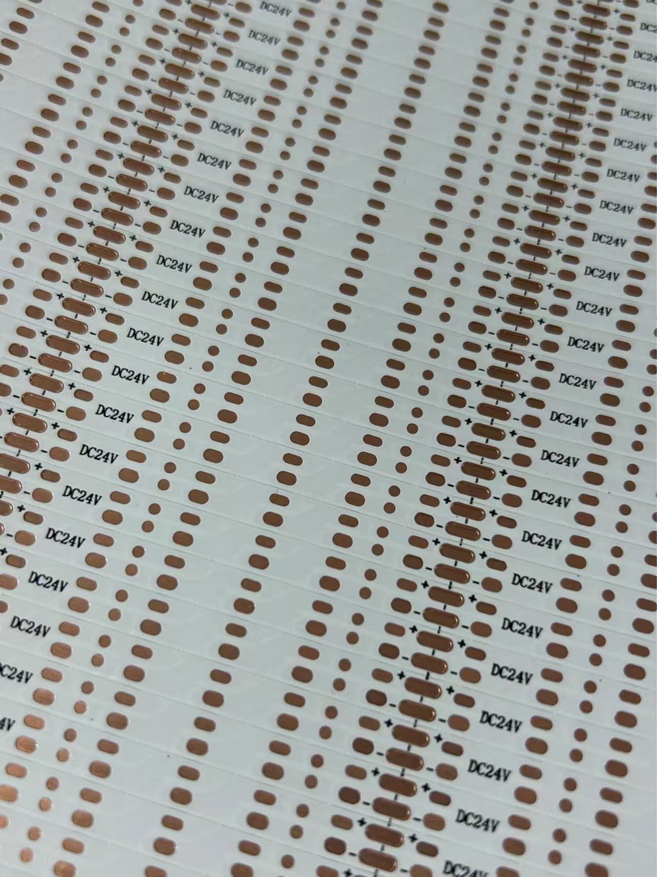 LED柔性模切板2835-5mm-120D-40R-24V