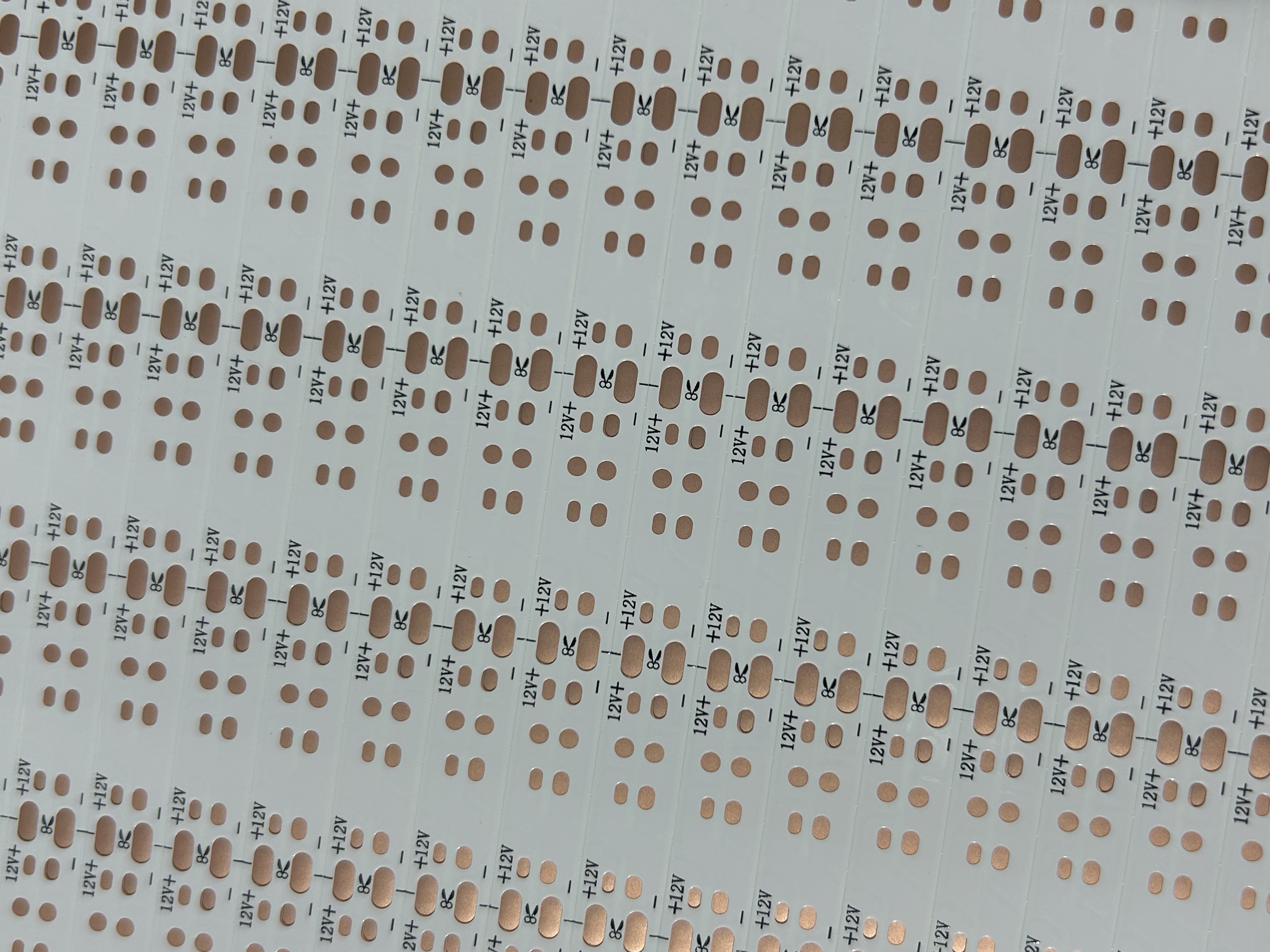 LED柔性模切板2835-8mm-120D-40R-12V