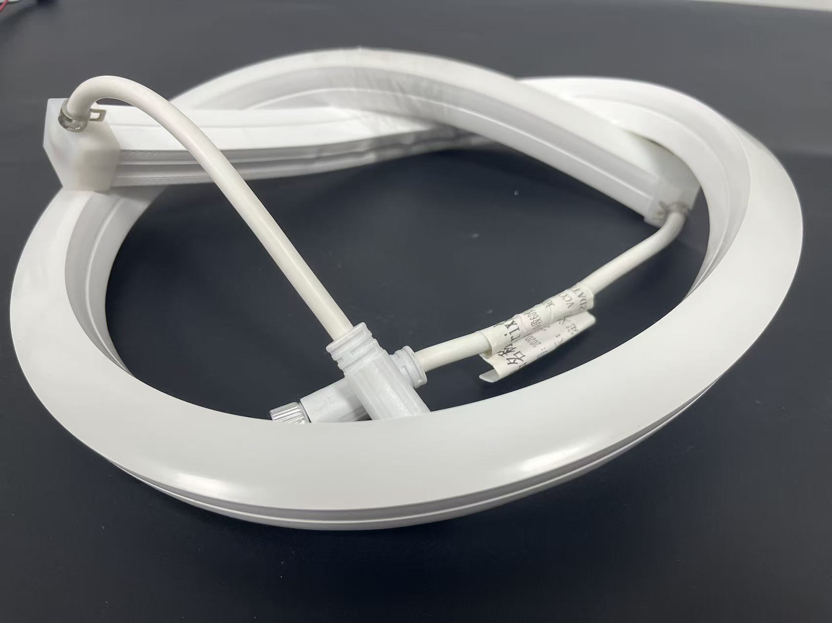 2020硅胶一体挤出断点续传10段60灯RGB