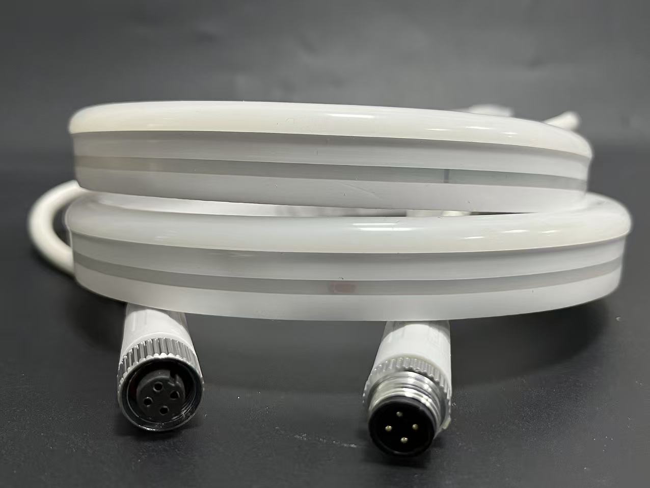 1020硅胶一体挤出断点续传10段60灯RGB