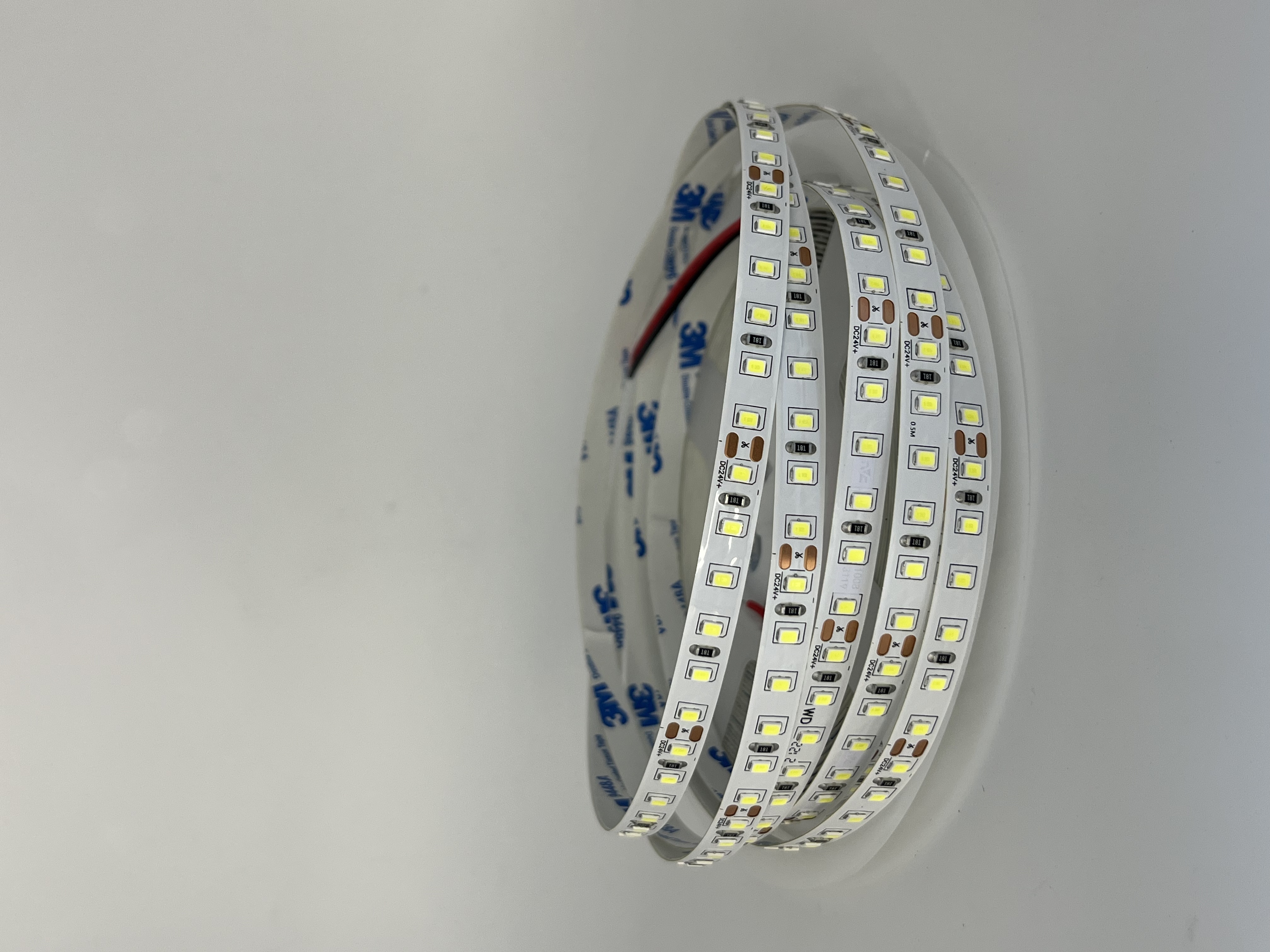 24V2835单色120灯6000k