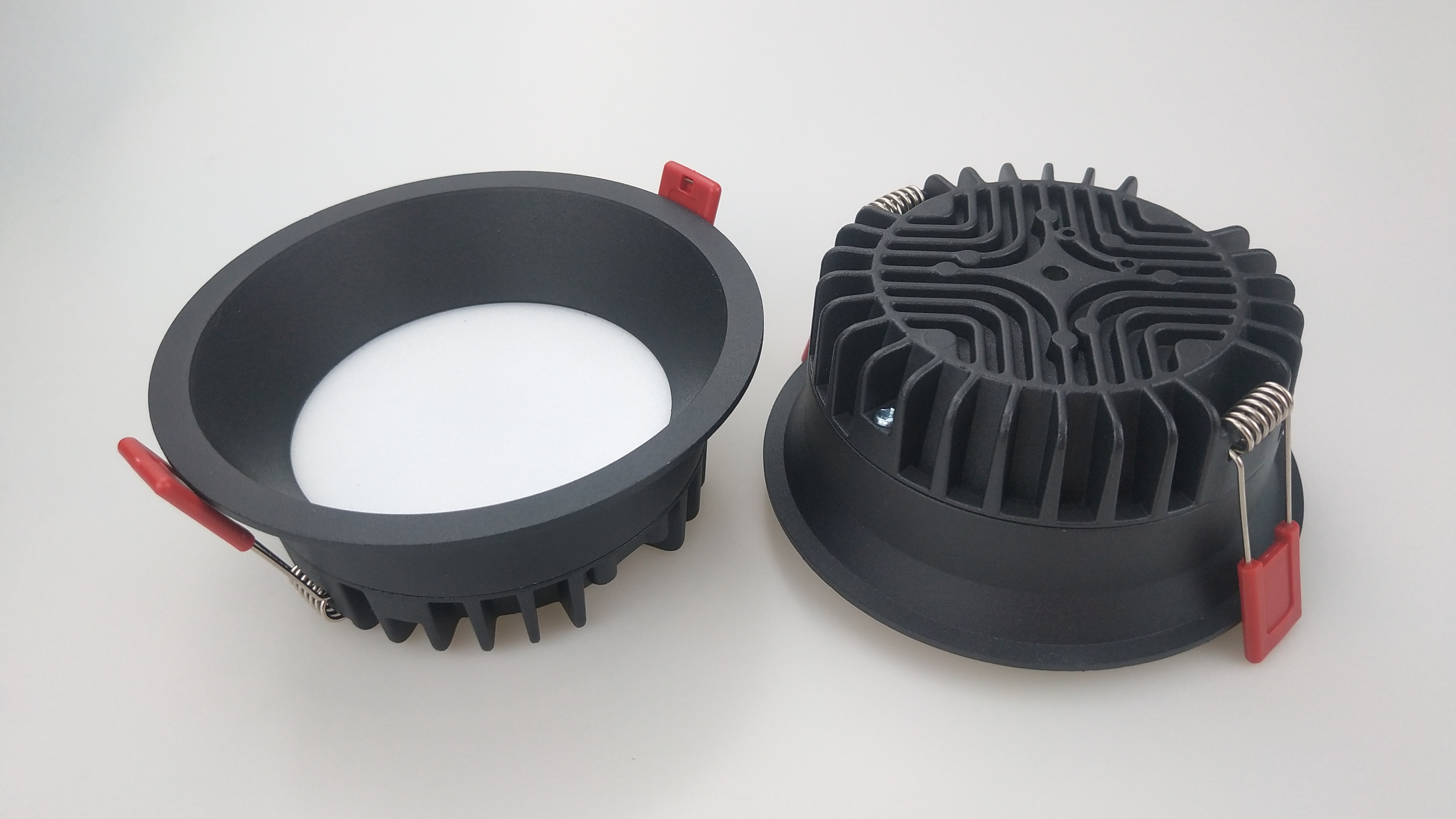  6寸20WLED筒燈窄邊會(huì)議室展廳辦公室照明燈具Q9-60